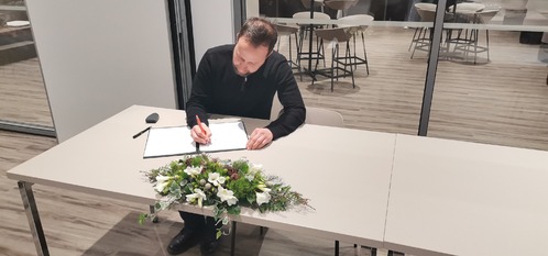 podpis pogodbe župan dr. Gregor Kovačič
